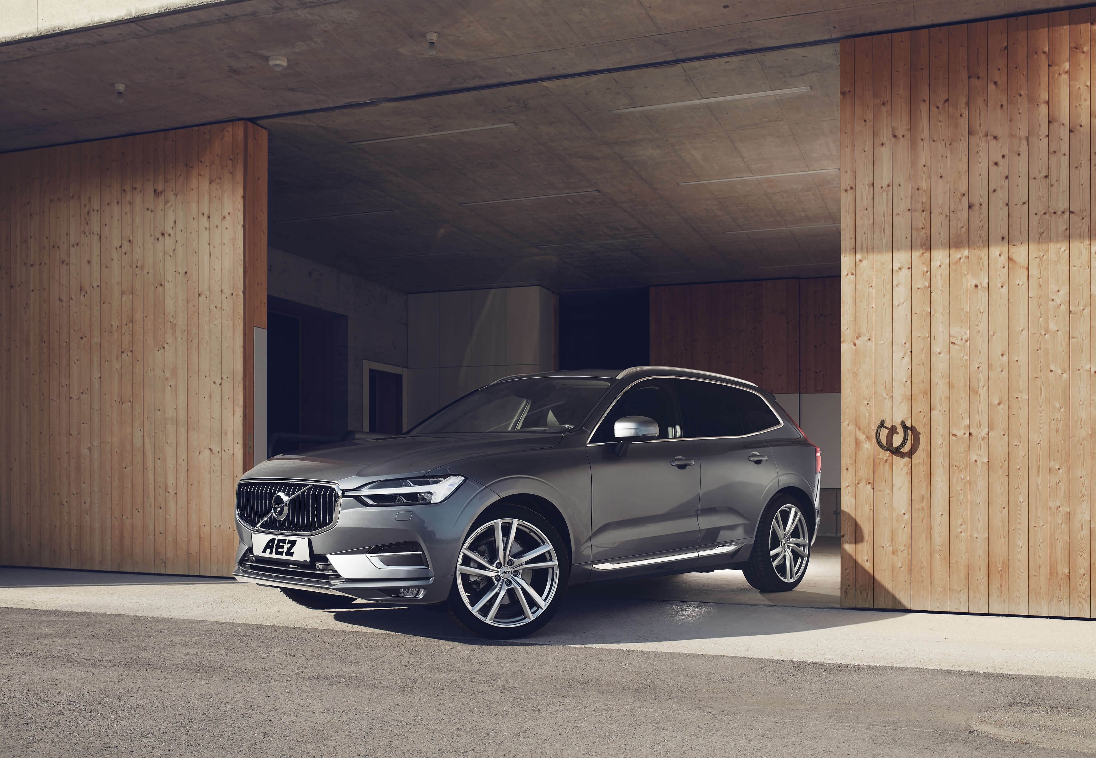 AEZ North High Gloss auf Volvo XC60