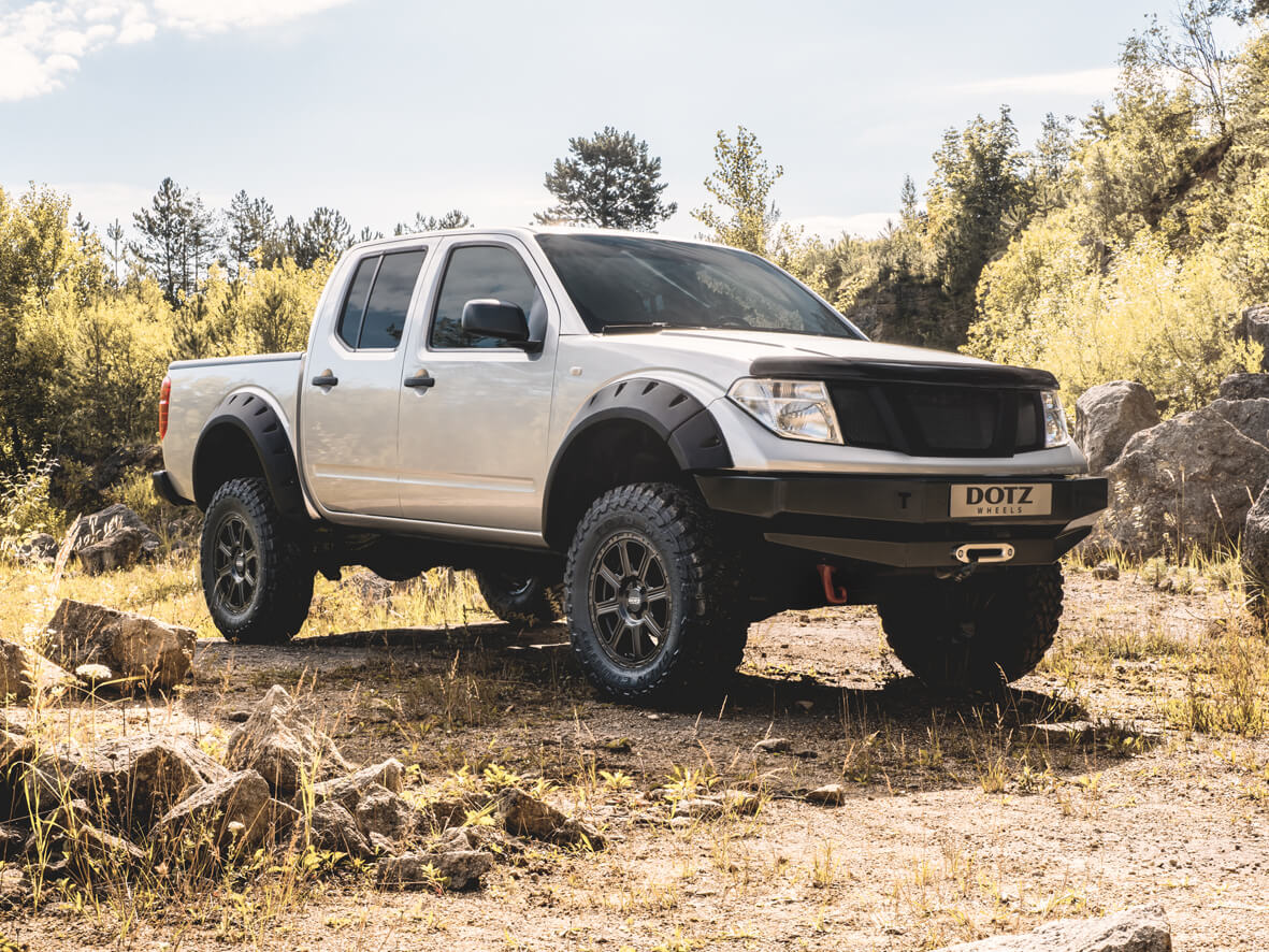DOTZ Kalahari Black Nissan Navara Imagepic06