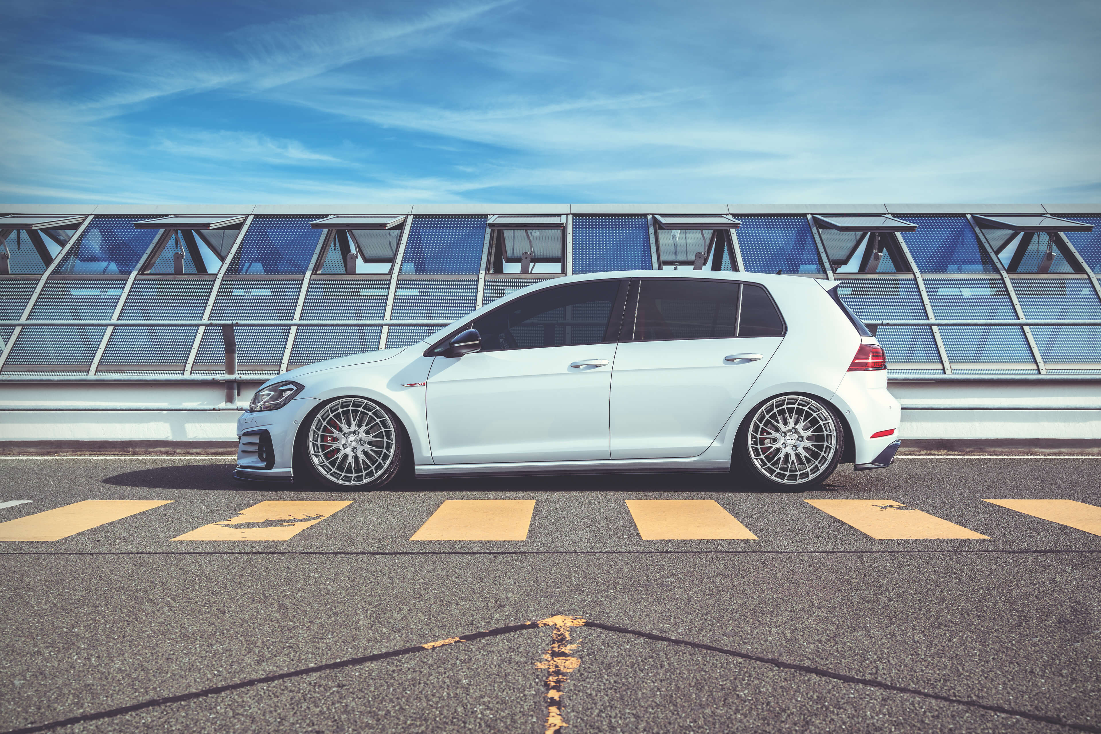 DOTZ Sepang blaze auf VW Golf 8