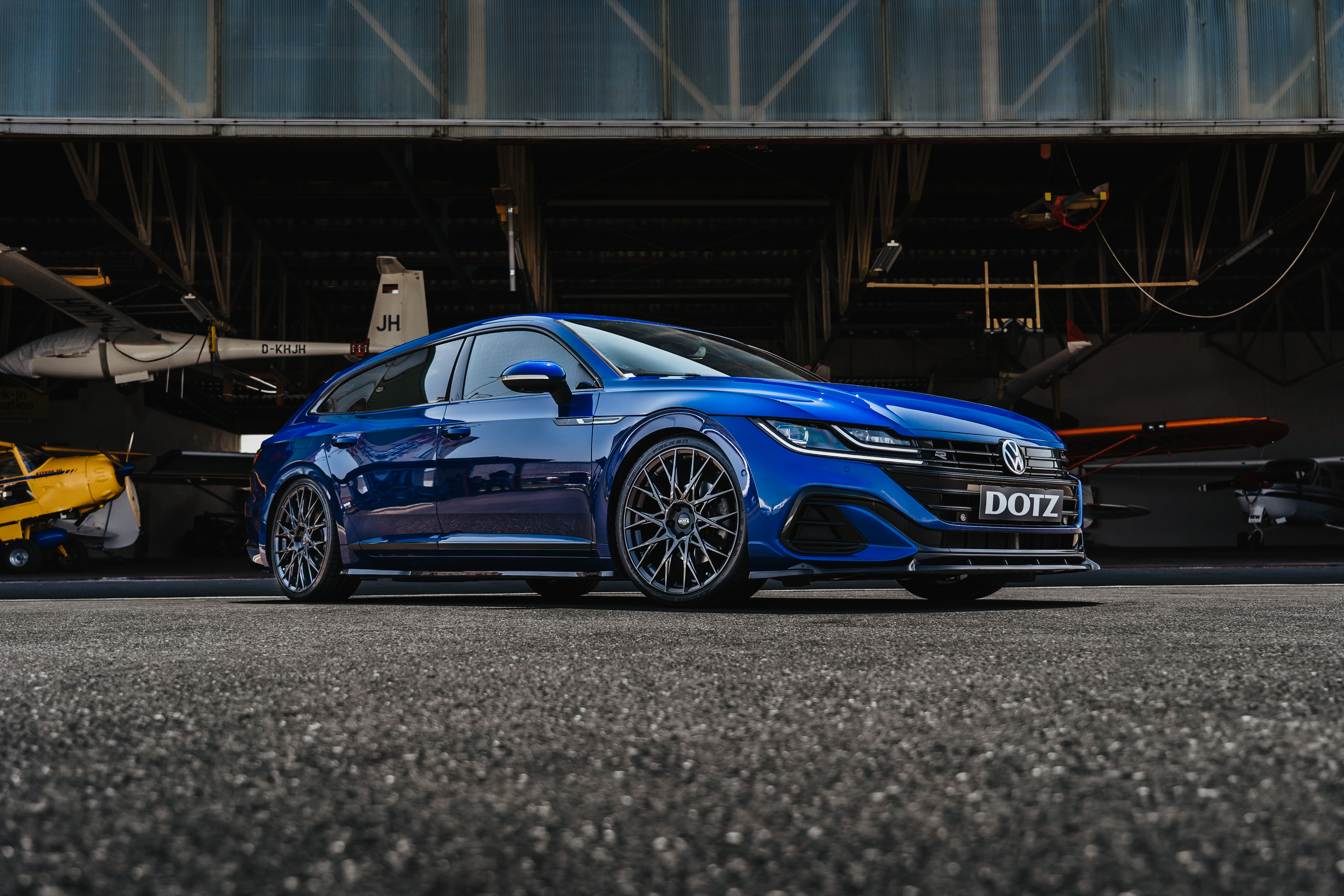 DOTZ Fuji Grey Dark VW Arteon Contentpic 08