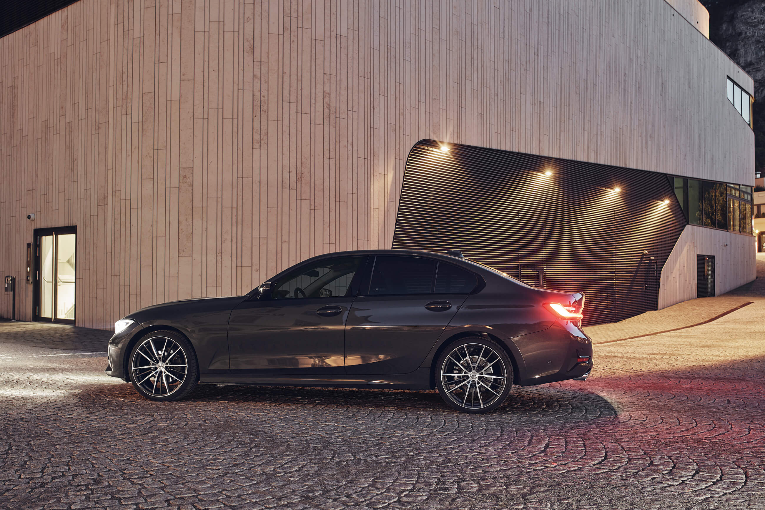 AEZ Kaiman dark BMW3 Seite