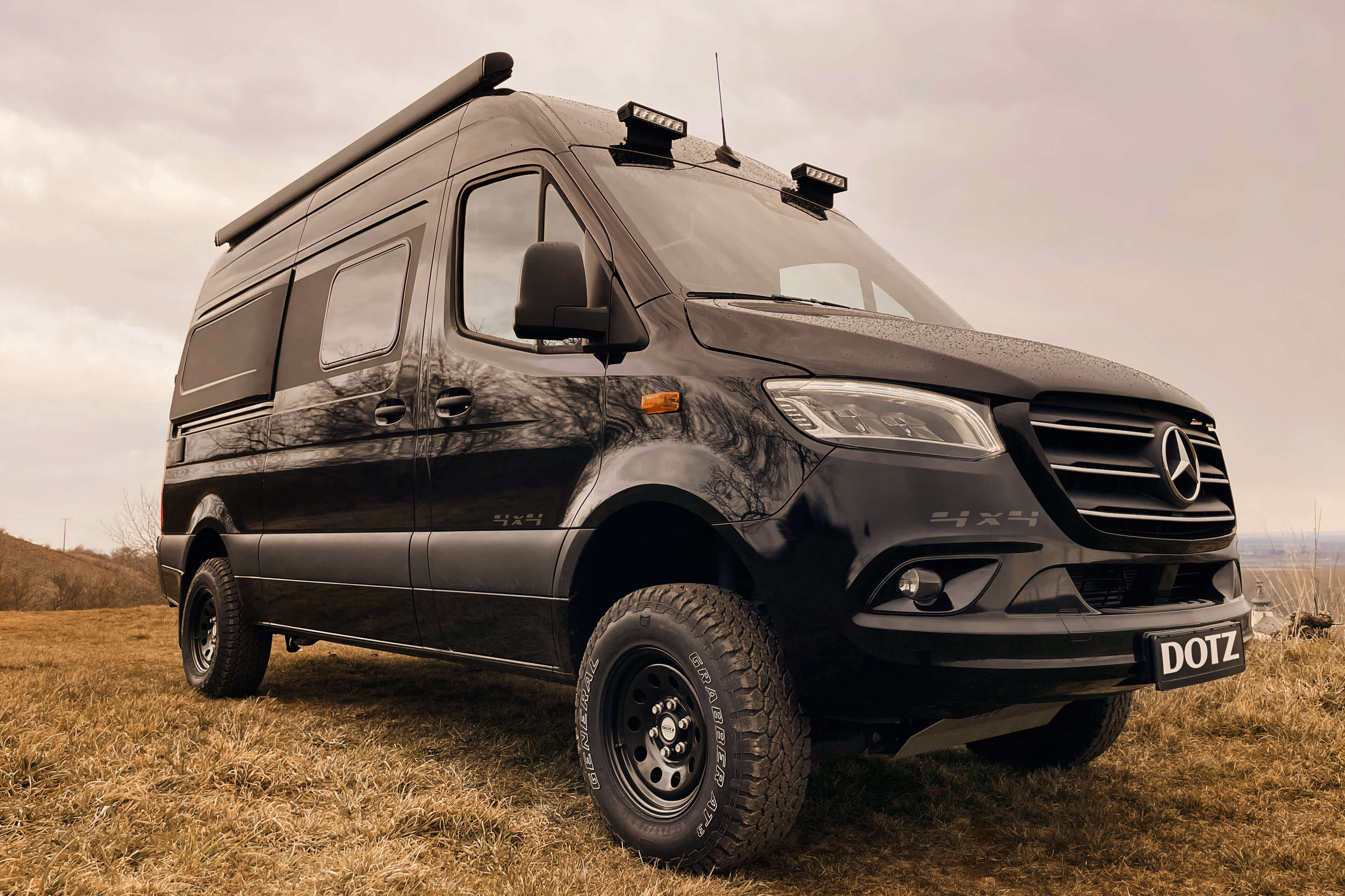 DOTZ 4x4 Modular dark Mercedes Sprinter GCS 