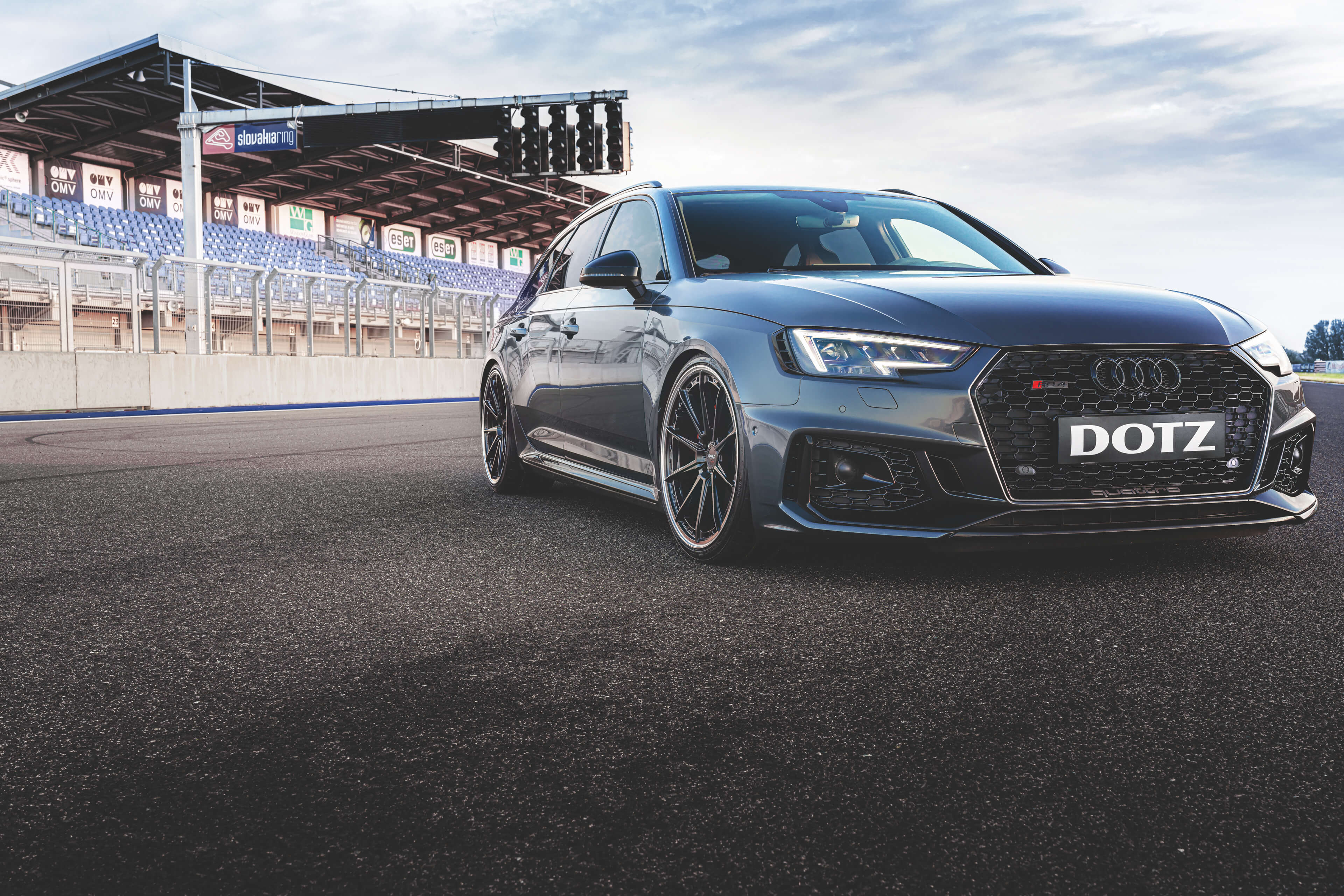 DOTZ Sonoma dark AUDI RS4 front