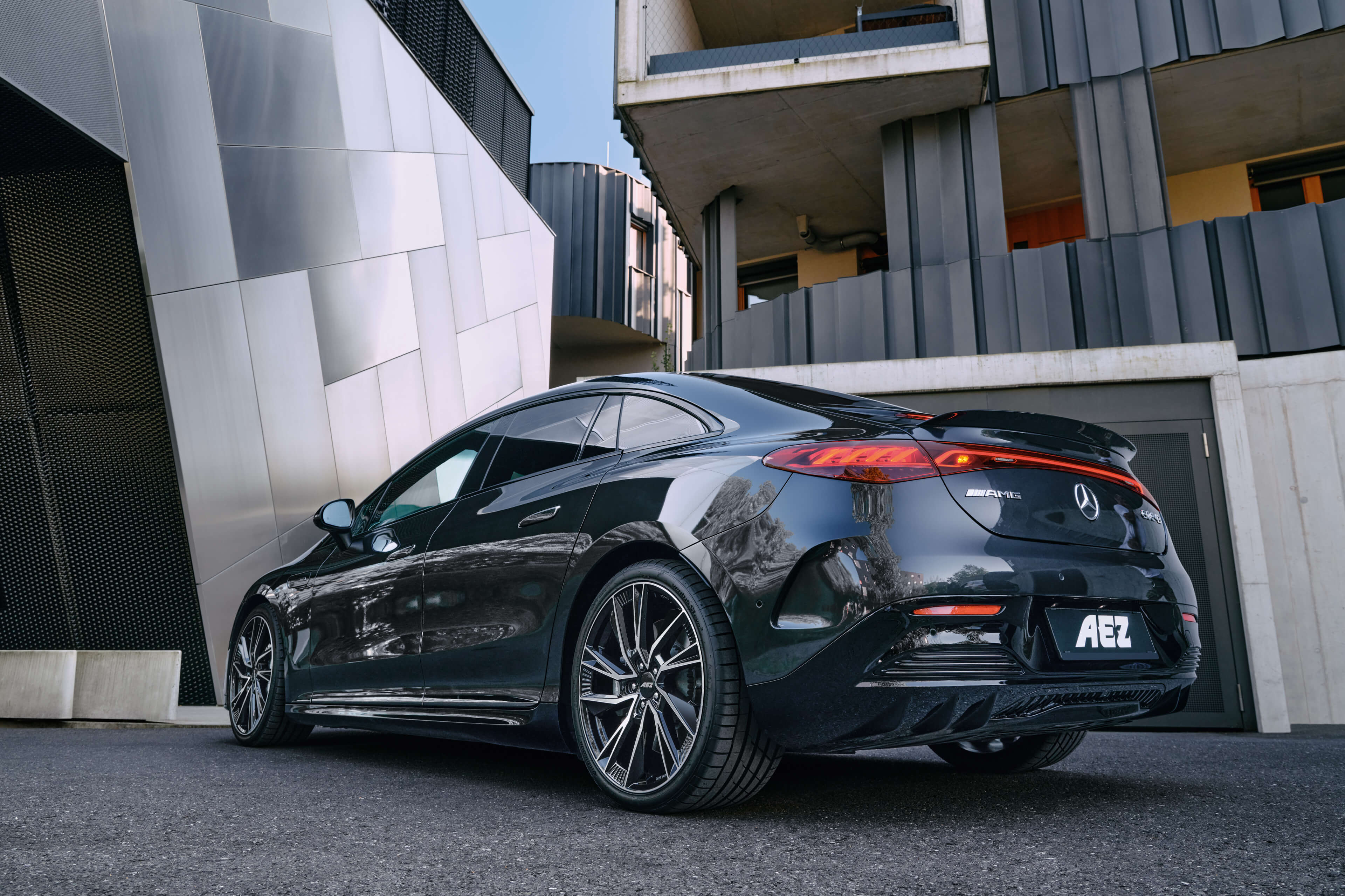 AEZ Havanna dark Mercedes EQE Heck