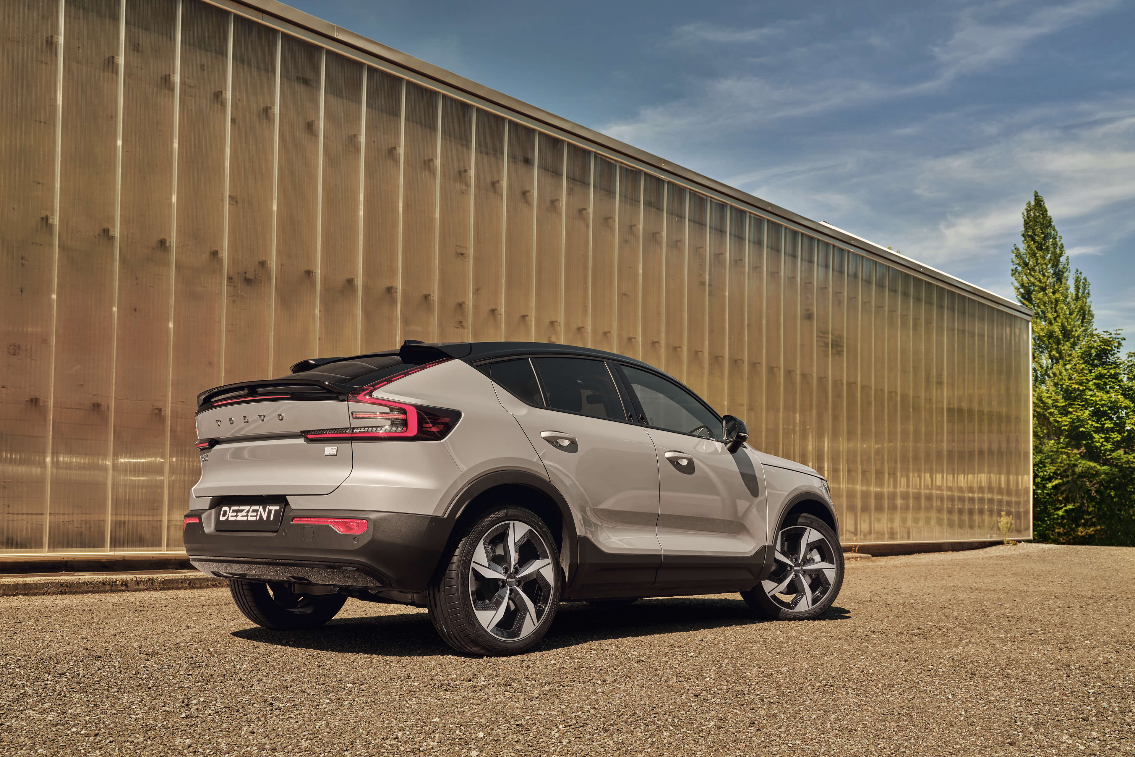 DEZENT AO dark Volvo C40 Heck