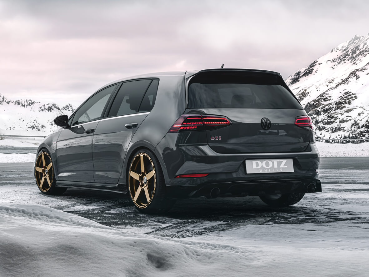 DOTZ Marinabay Dark Tesla Model S Plaid Imagepic07