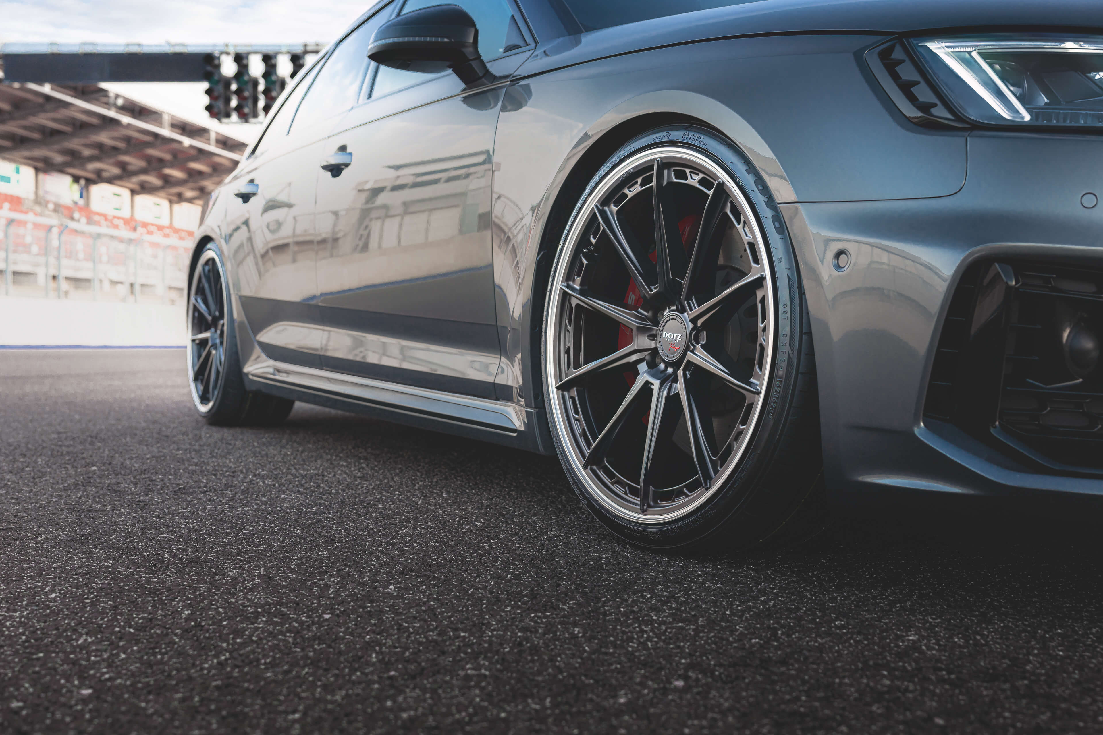 DOTZ Sonoma dark AUDI RS4 Seite