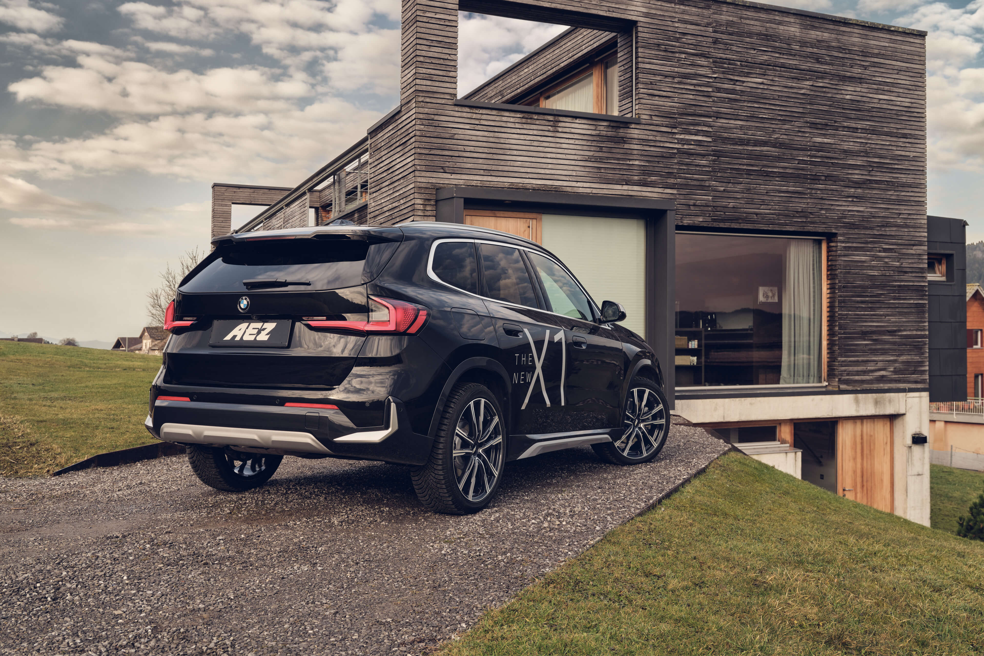 AEZ Montreal dark BMW X1 Heck